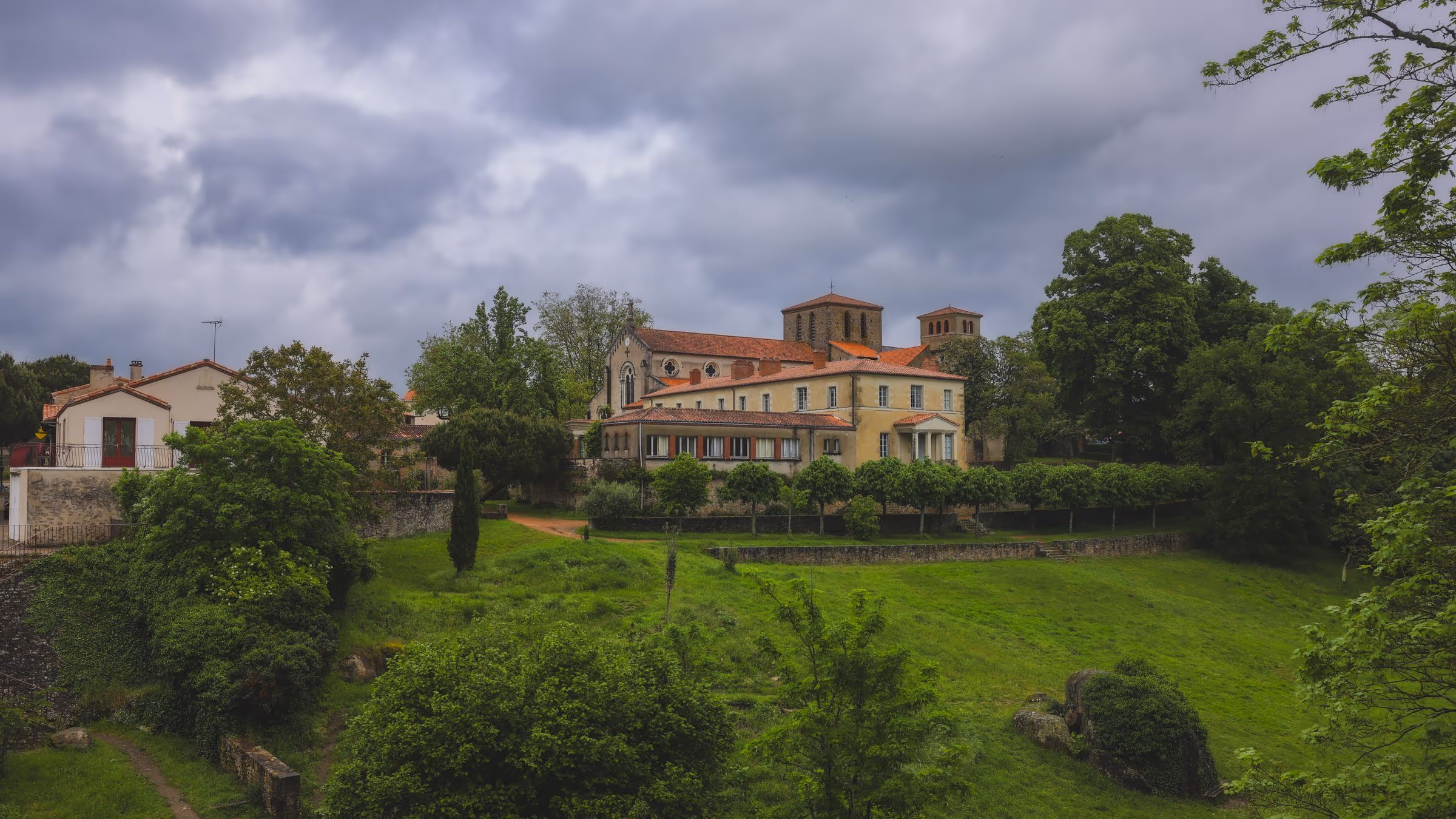 Spa hotels in Saint-Hilaire-De-Villefranche, France